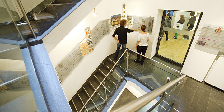 Stadtmuseum – Treppenhaus mit Zeitstrahl  ©JenaKultur, A. Hub